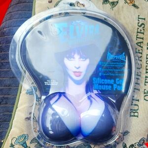 Elvira Mouse Pad Collector 2017